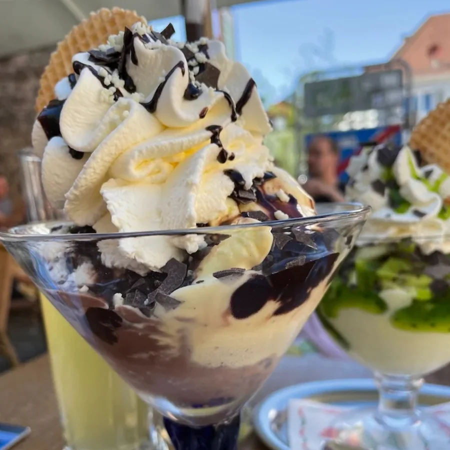 Schokoladen-Eisbecher